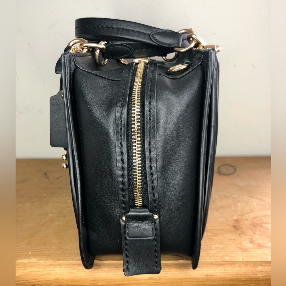 S⭕️LD‼️Coach Dreamer With Quilting And Rivets Gold/Black - Picture 4 of 12